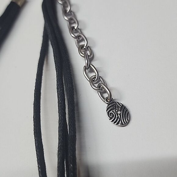 Silvertone Elephant Necklace Black Cord - Picture 4 of 8